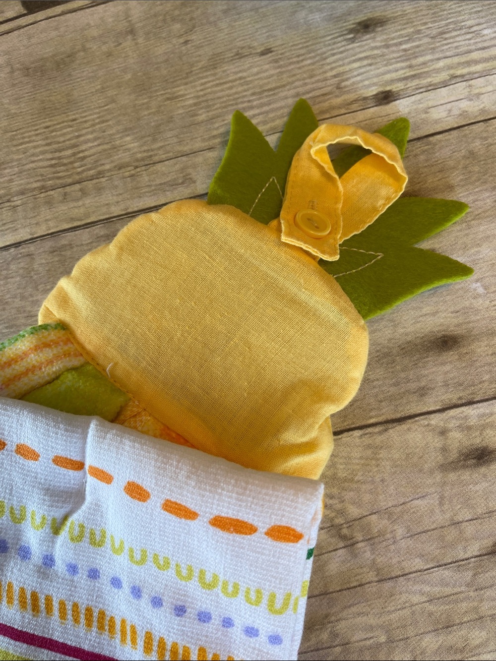 Pineapple Kitchen Cotton Towel Set of 2-One Hanging-Other Flat-Summer Towels - Picture 4 of 6